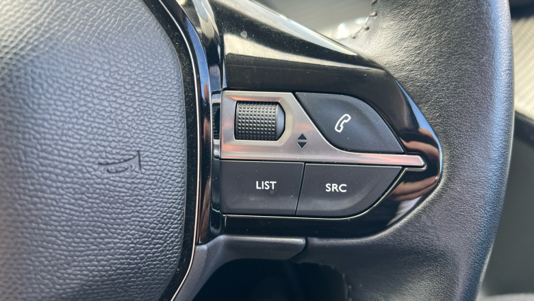 Peugeot 208 1.2 PureTech 100 Allure 5dr Petrol Hatchback